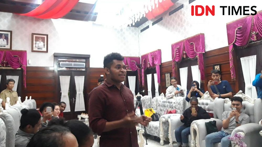 Gagal Masuk Idol, Mahasiswa Papua Ini Nyanyi Bareng Risma 