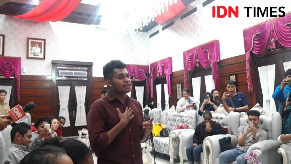 Gagal Masuk Idol, Mahasiswa Papua Ini Nyanyi Bareng Risma 