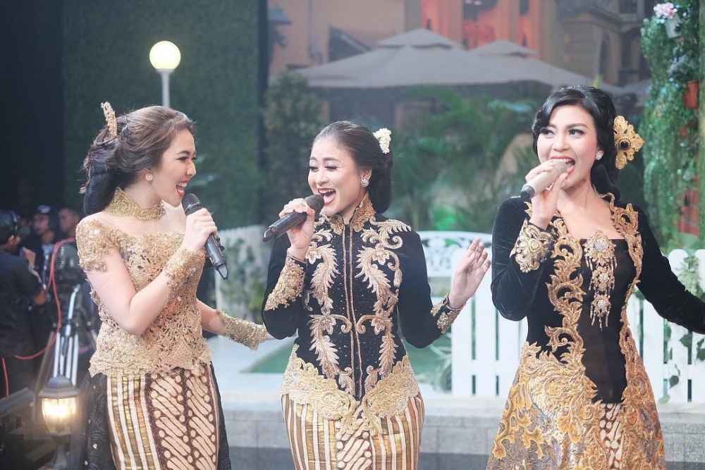 Gunakan Kebaya Modern, Ini 7 Potret Keanggunan Gisella Anastasia
