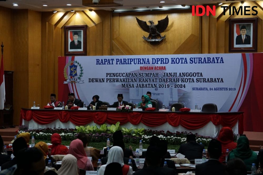 DPRD Surabaya 2019-2024 Dilantik, Awi Jadi Ketua Sementara