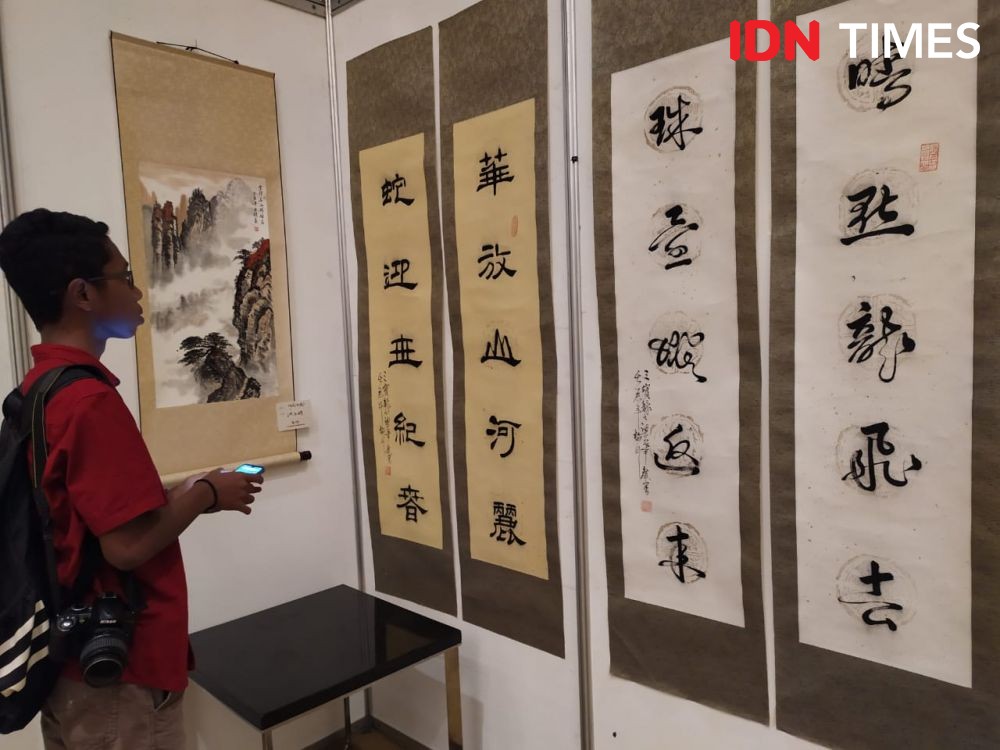 Membangkitkan Kebudayaan Tiongkok Melalui Guratan Kaligrafi