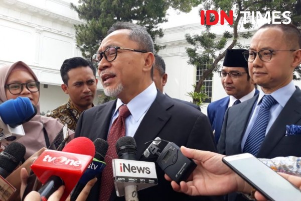 Prabowo Tertawa Saat Zulhas Minta Diajak Jokowi Blusukan