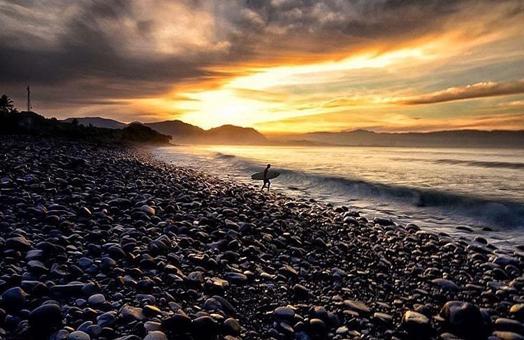 Pantai Cimaja Sukabumi: Rute dan Ulasan Pengunjung 