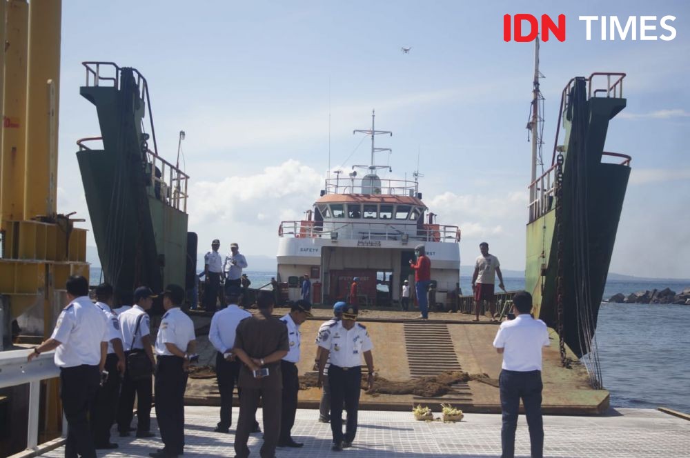 Kapal Roro Jalani Docking, Penumpang Pilih Naik Boat ke Nusa Penida