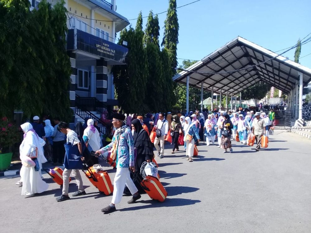 Jemaah Haji Kloter 16 Urunan untuk Sumbang Masjid di Papua  
