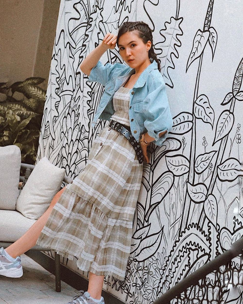 Khusus Mama Millennial! Ini Referensi 9 OOTD ala Olivia Jensen