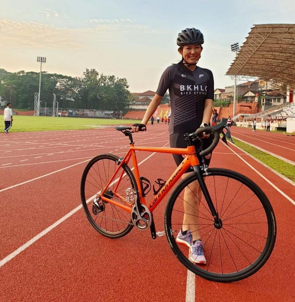 Aida Chandra, Calon Istri Delon Rajin Lari di GOR Semarang. Bugar...!