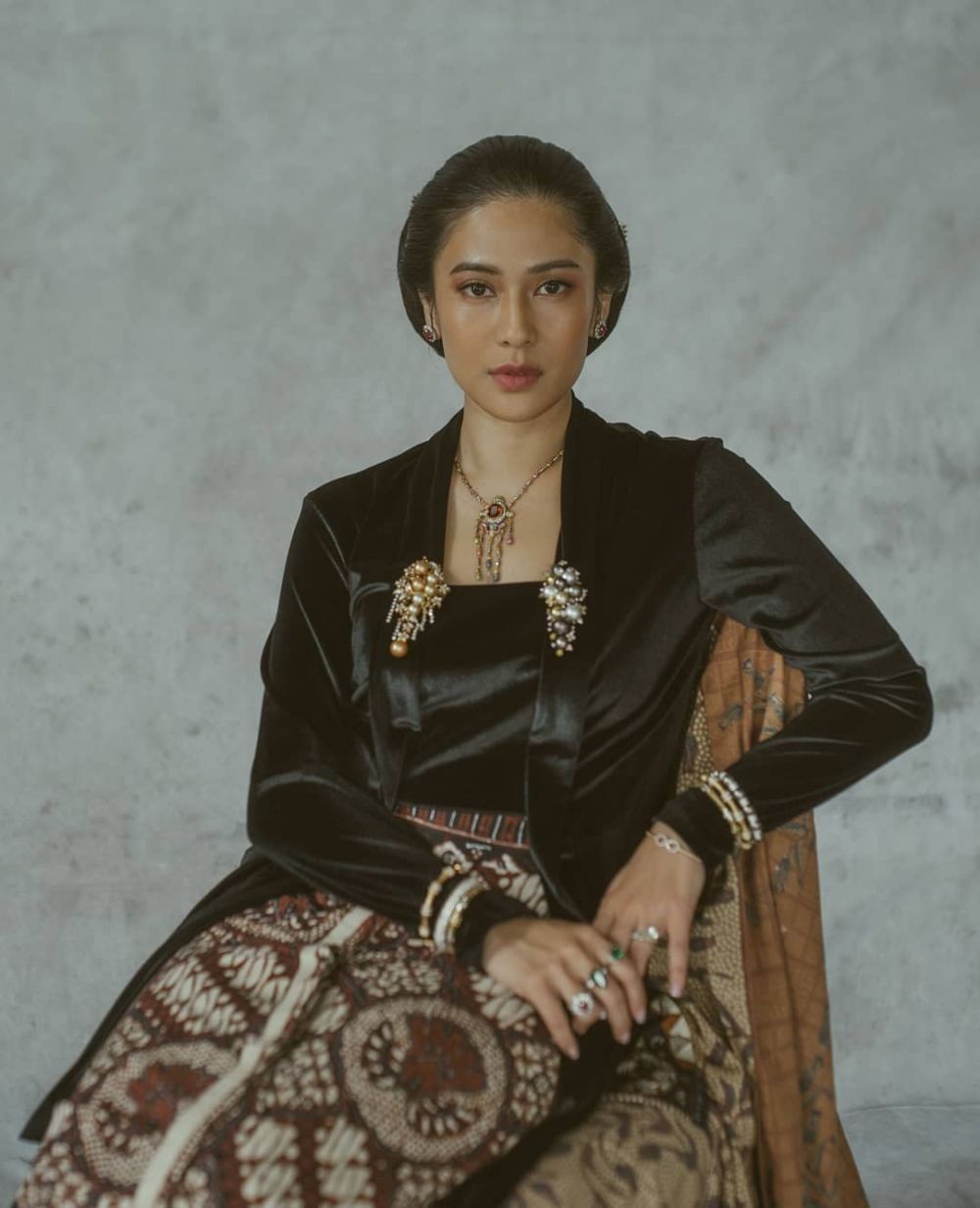 10 Tampilan Kebaya Ala Dian Sastro Referensi Ciamik Buat Kondangan 8772