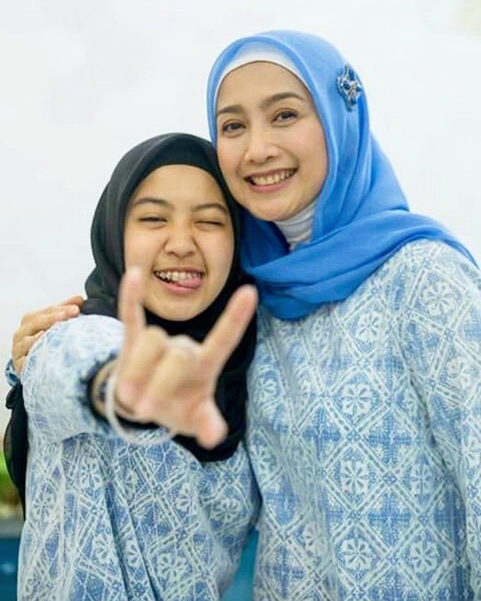 Nazwa Anak Desy Ratnasari - Putri semata wayangnya itu kini telah