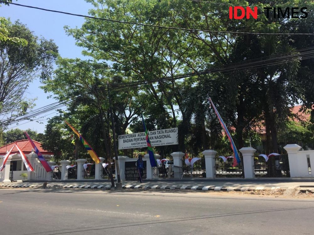 Canggih, Pemkot Surakarta Berikan KTP untuk Pohon di Jalan Raya