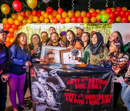 Kue Berhias Sepak Bola, 10 Potret Serunya Pesta Ulang Tahun Judika