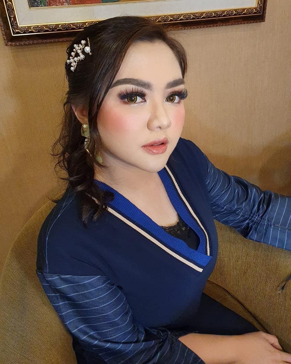 Hamil Anak Kedua, Potret Vicky Shu yang Tetap Memesona