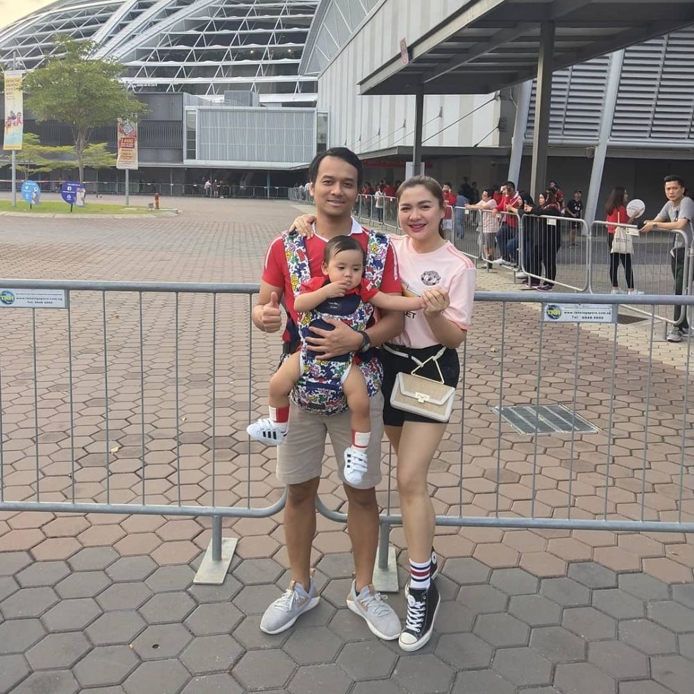 Hamil Anak Kedua, Potret Vicky Shu yang Tetap Memesona