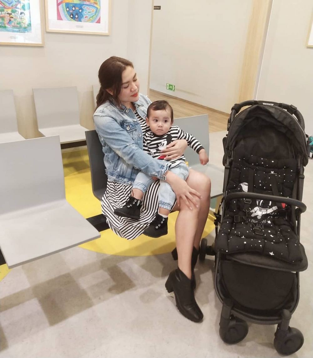 Hamil Anak Kedua, Potret Vicky Shu yang Tetap Memesona