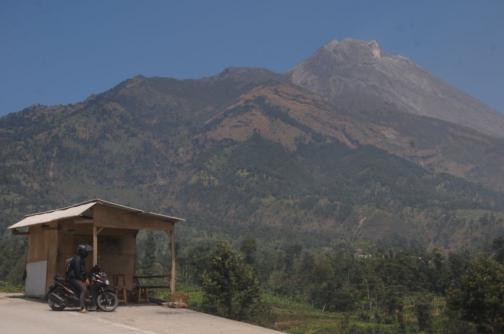 Gunung Merapi Meletus, Hujan Abu Vulkanik Guyur Warga Magelang