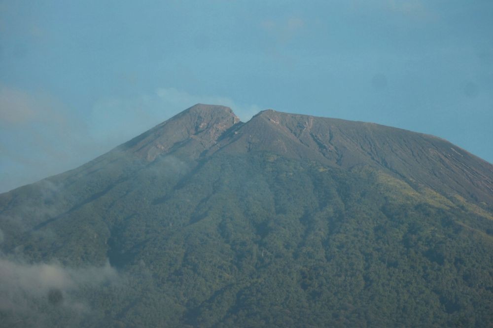 7 Gunung di Jawa Tengah yang Menjadi Favorit Para Pendaki 
