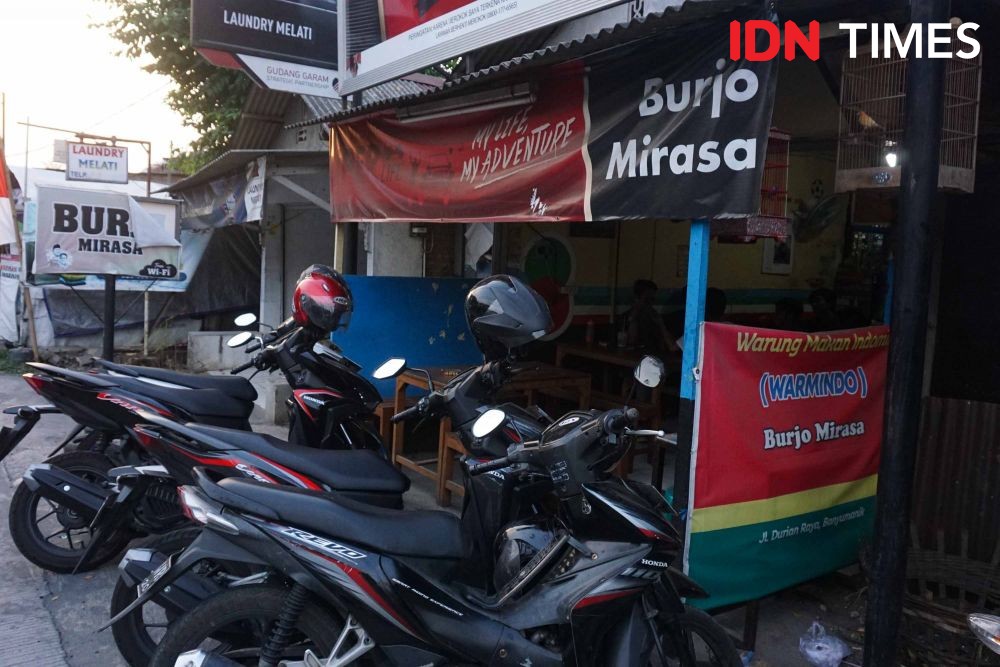 [FOTO] Kiat Warmindo Semarang Berdikari dari Sampah Bungkus Indomie