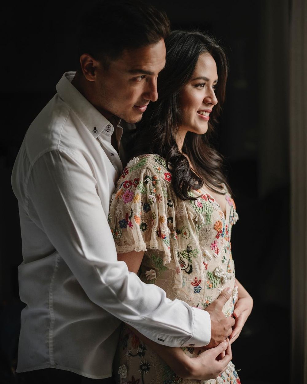 2 Tahun Momen Cinta Raisa dan Hamish Daud. Langgeng terus ya!