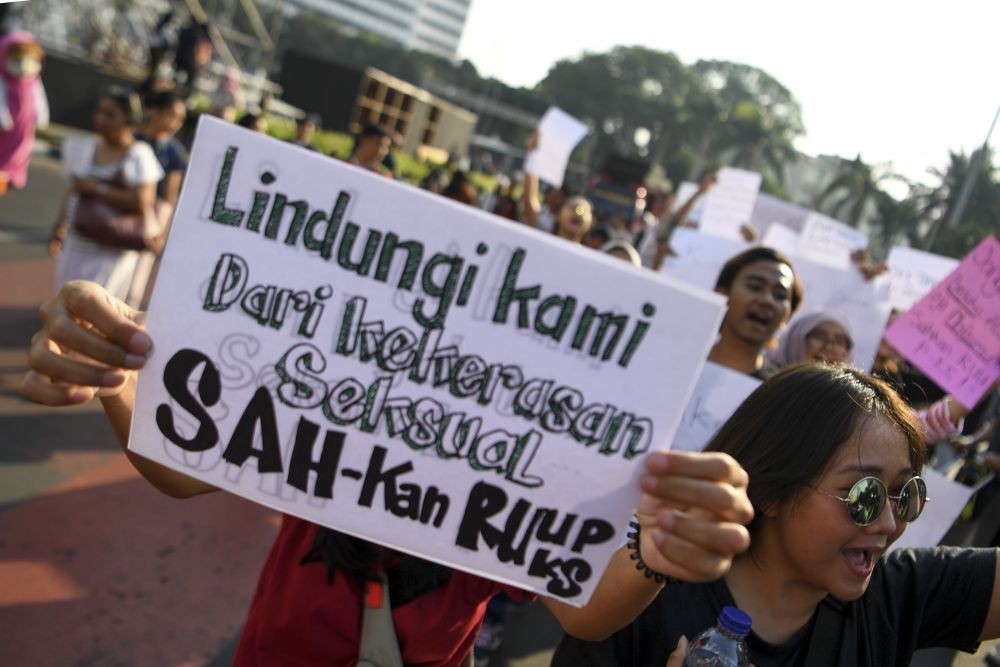 Diancam Foto Syurnya Disebar, 10 Wanita Muda di Semarang Laporkan Pacarnya