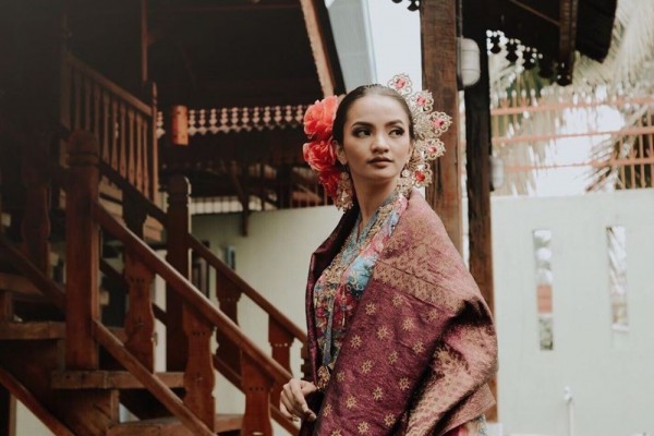 9 Potret Sabrina Anggraini, Pembawa Acara Jejak Petualang Berprestasi!