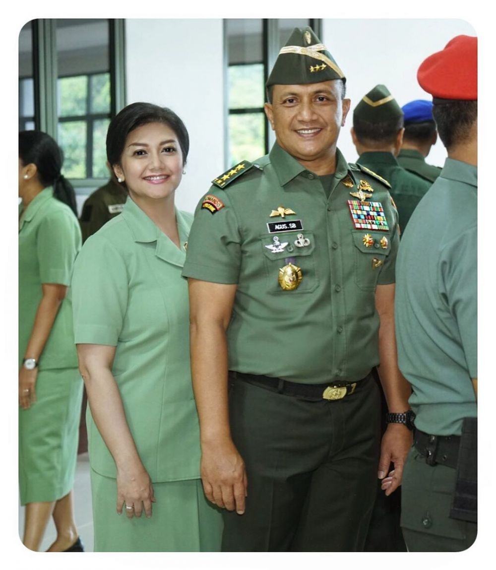 Anniversary Ke-6, Ini 10 Potret Bahagia Bella Saphira & Sang Suami