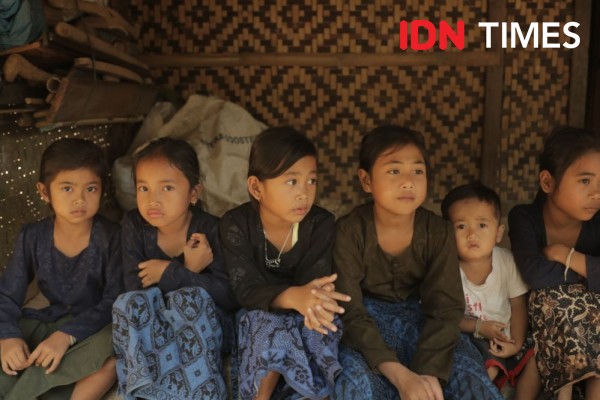 Suri Tauladan, Guru Warga Adat Baduy