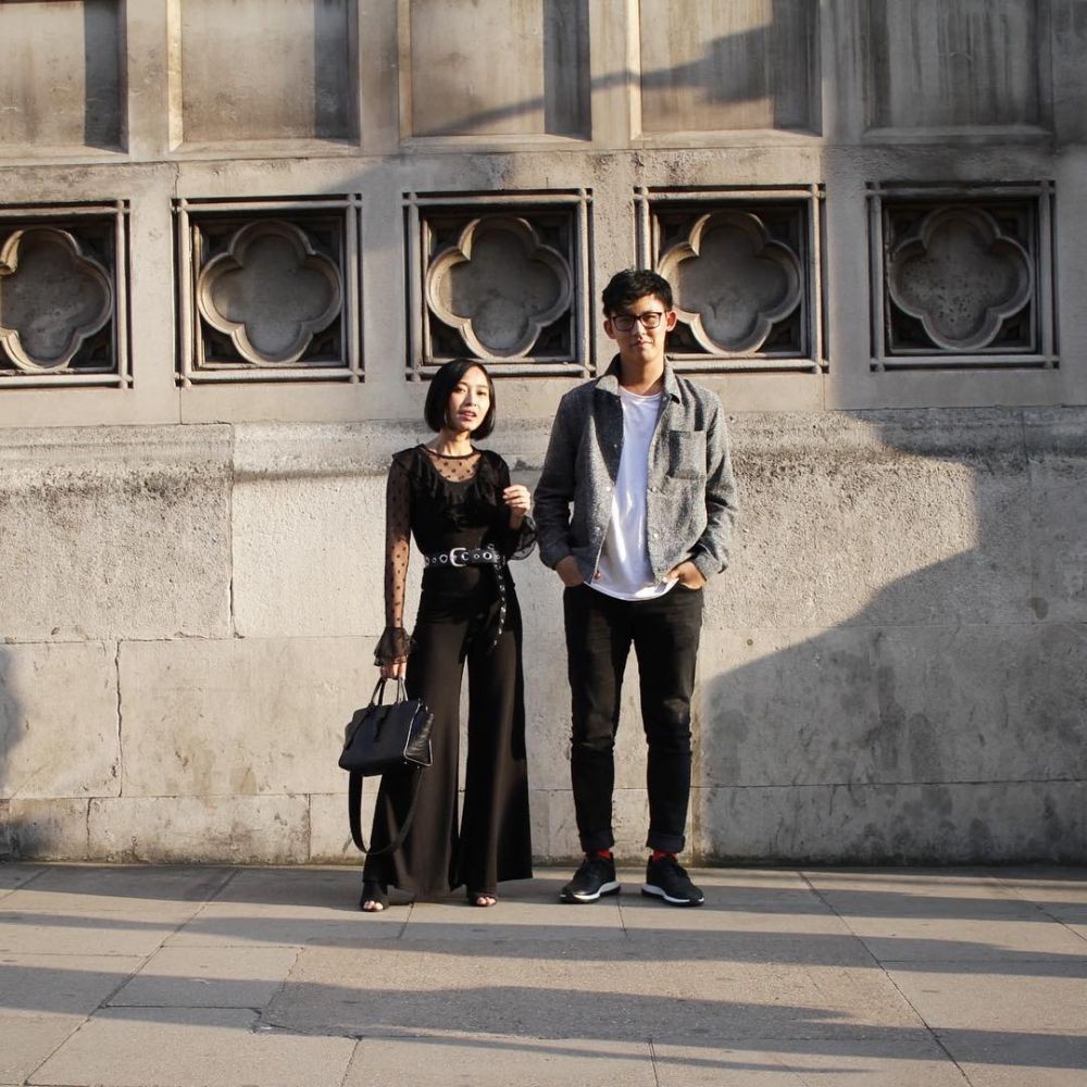 Inilah 10 Inspirasi OOTD Couple Hits ala Rinni Wulandari & Jevin Julian