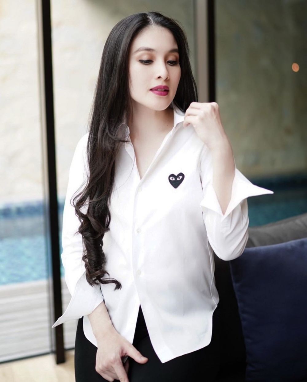 Tak Tampak, Ini 10 Potret Kehamilan Sandra Dewi hingga Melahirkan