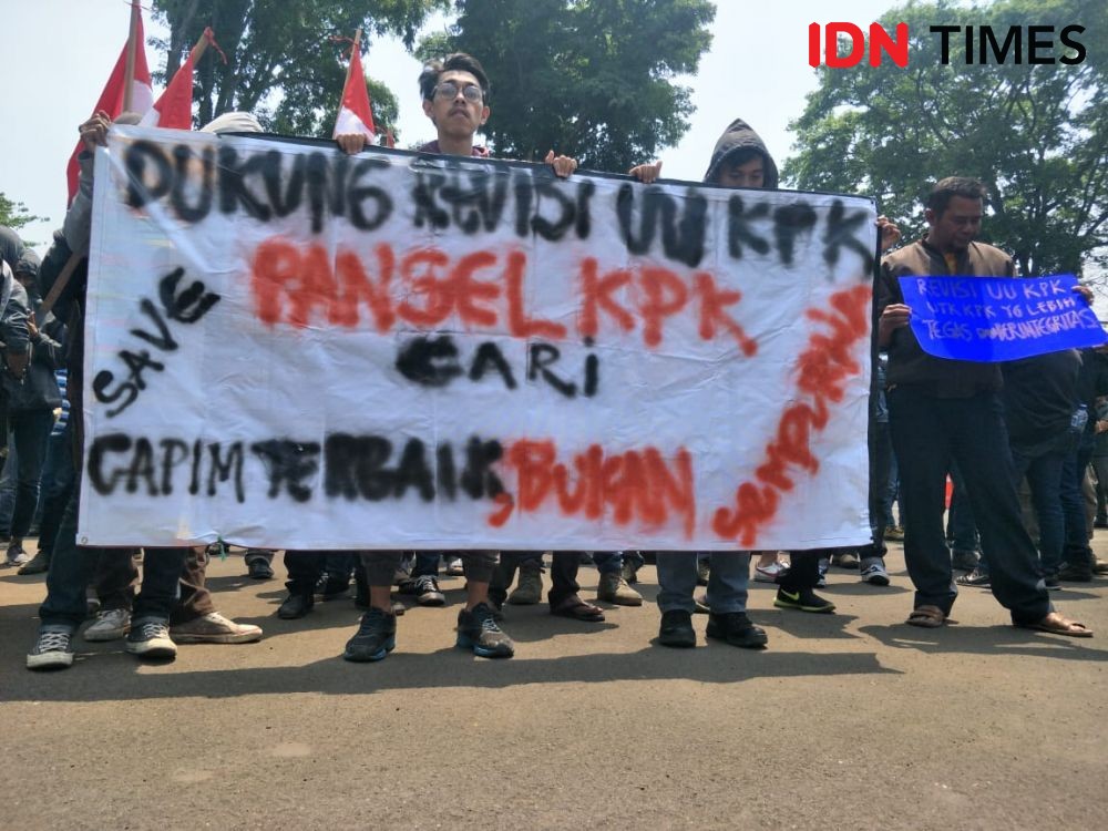 Aksi Masyarakat Sipil Dukungan RUU KPK Terus Berlanjut di Kota Bandung