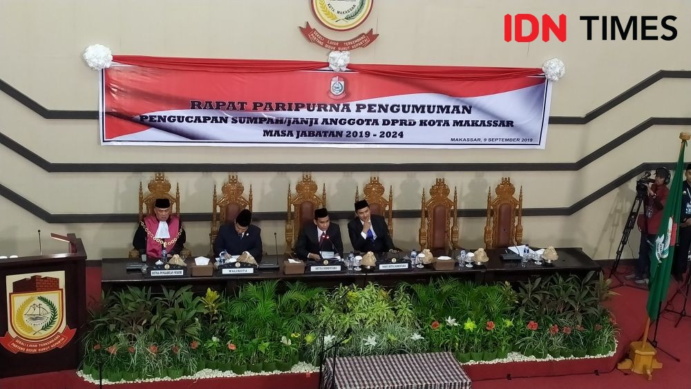 Resmi Dilantik, DPRD Kota Makassar Dipimpin Ketua Sementara