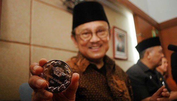 6 Prestasi B.J. Habibie Yang Patut Dijadikan Teladan Millennial