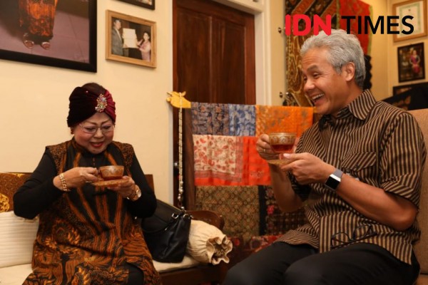 Ketemu Maestro Keroncong Waldjinah, Ini Celetukan Ganjar Pranowo