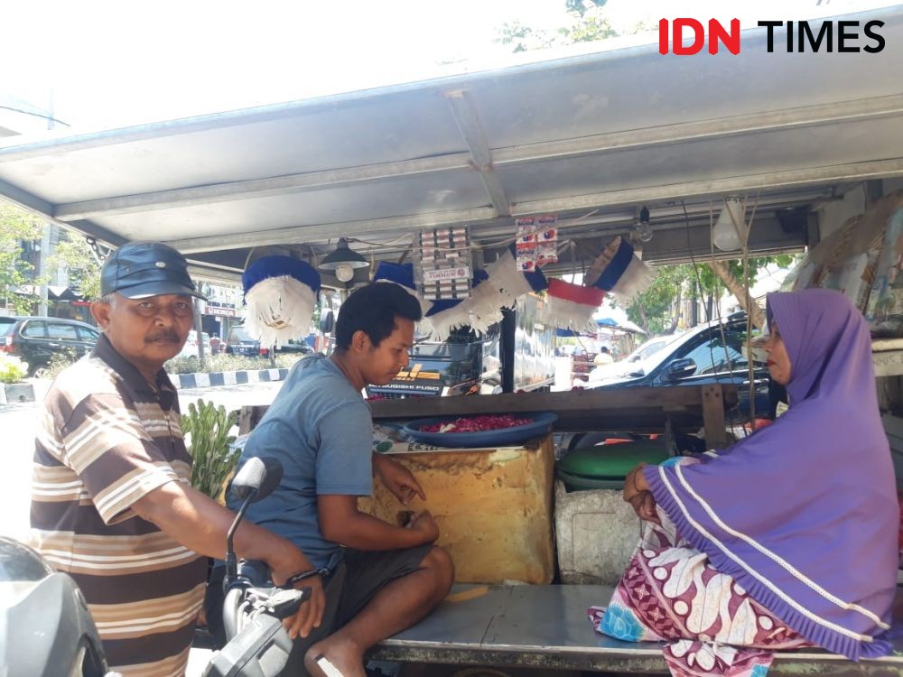 Jerit Pedagang Bunga Tolak Relokasi ke Pasar Kupang