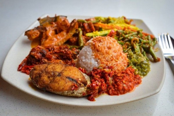 Mengenang Makanan Favorit BJ Habibie Sejak Kecil, Ada Kesukaanmu Juga?
