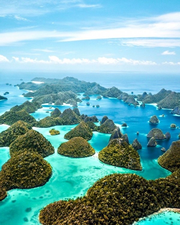 6 Destinasi Wisata Paling Favorit di Papua Barat, Cuti Yuk!