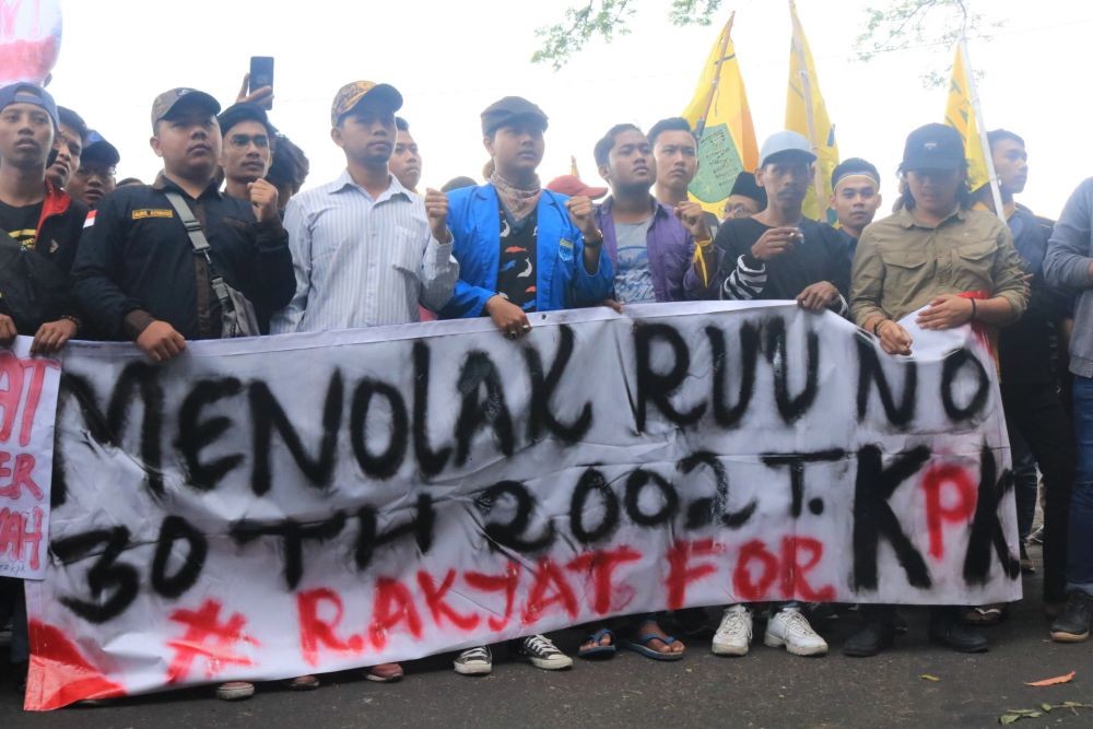 PMII Malang Tolak Revisi, MCW Sayangkan Hasil Capim KPK