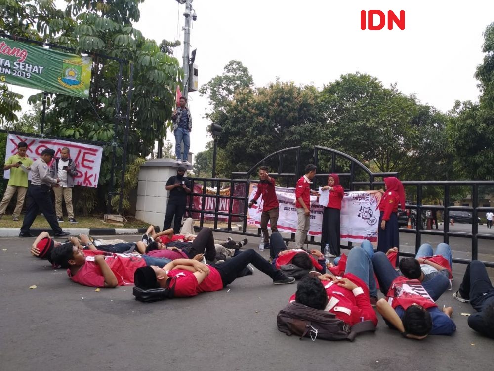 Tolak Revisi UU KPK, Mahasiswa Geruduk DPRD Tangerang