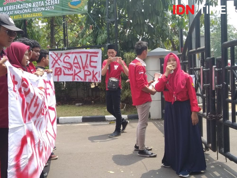 Tolak Revisi UU KPK, Mahasiswa Geruduk DPRD Tangerang
