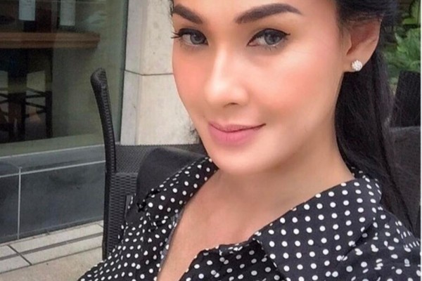 10 Potret Cut Sarra, Pemeran Antagonis yang Stylish Abis