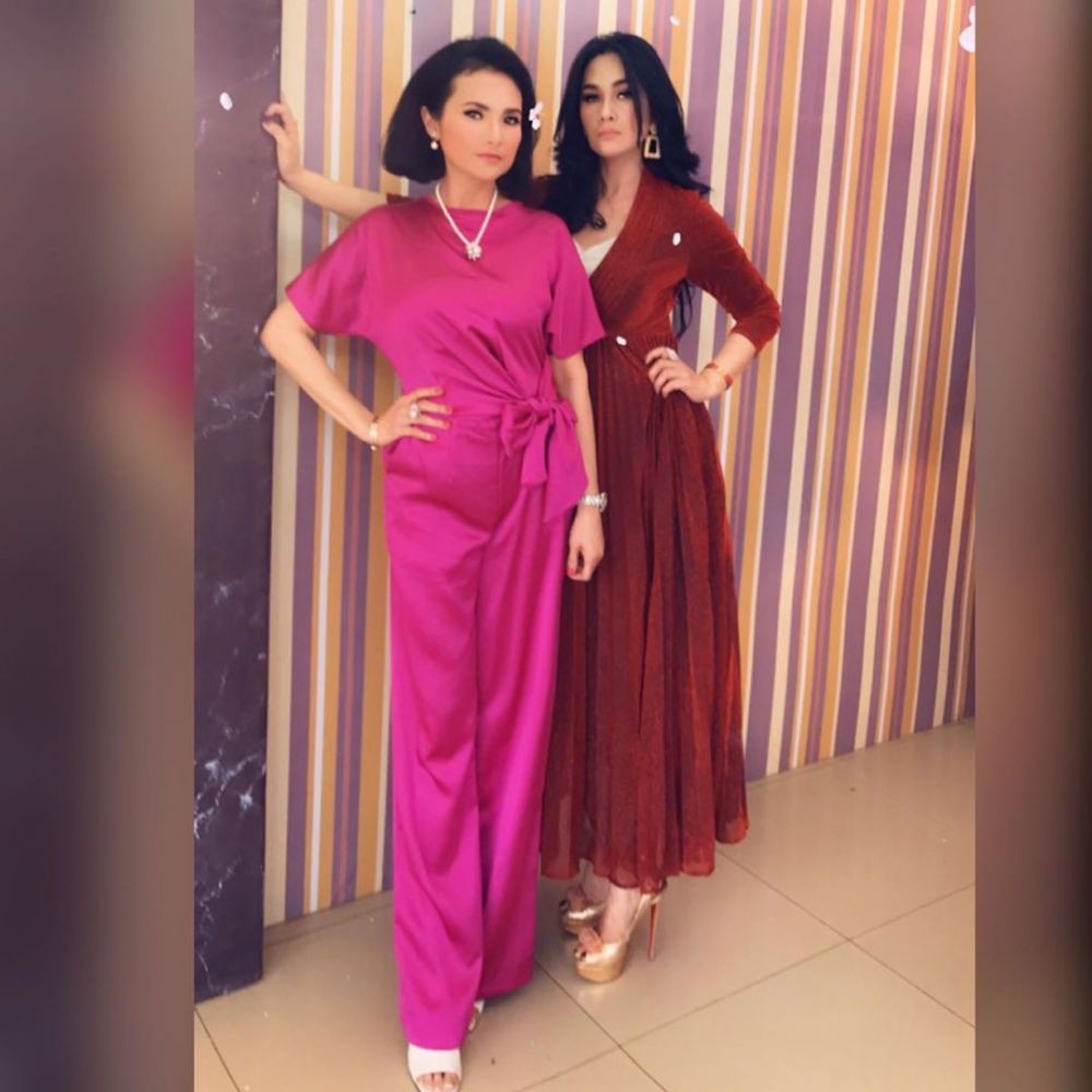 10 Potret Cut Sarra, Pemeran Antagonis yang Stylish Abis