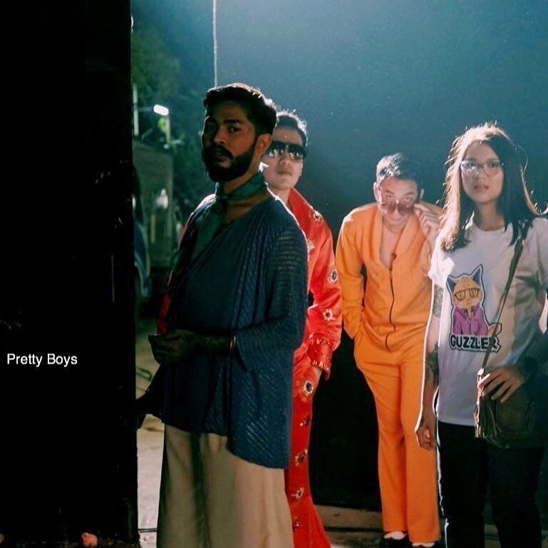 Aktor Film Pretty Boys Berdandan ala Wanita, Bikin Pangling!