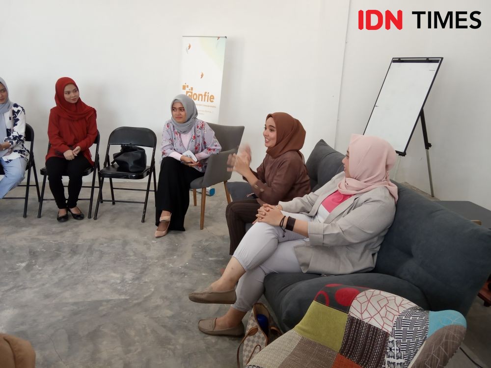 Ngobrolin Bucin dan Lika-liku Kehidupan Asmara dalam Tea Party Makassar