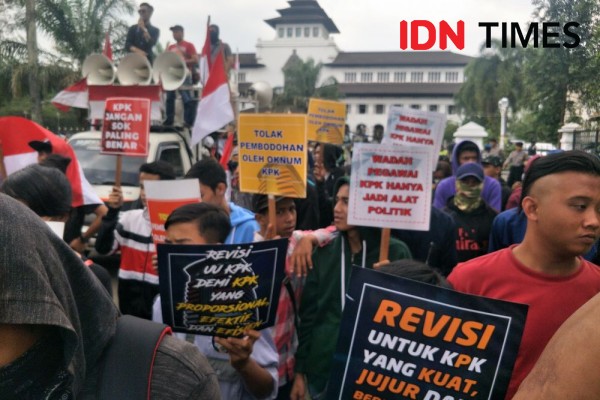 Hasil Survei: Mayoritas Publik Dukung Revisi UU KPK