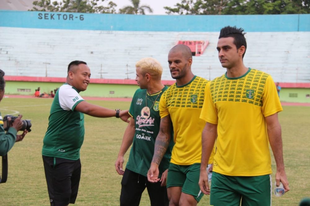 Wolfgang Pikal Pastikan Persebaya Bawa Diogo Campos ke Semarang