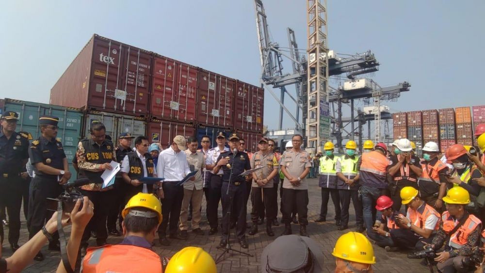 Bea Cukai Kembalikan Sampah Impor yang Mengandung B3