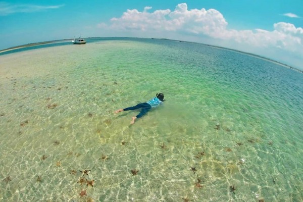 Berkunjung ke Pulau Beras Basah yang Indah di Kota Bontang
