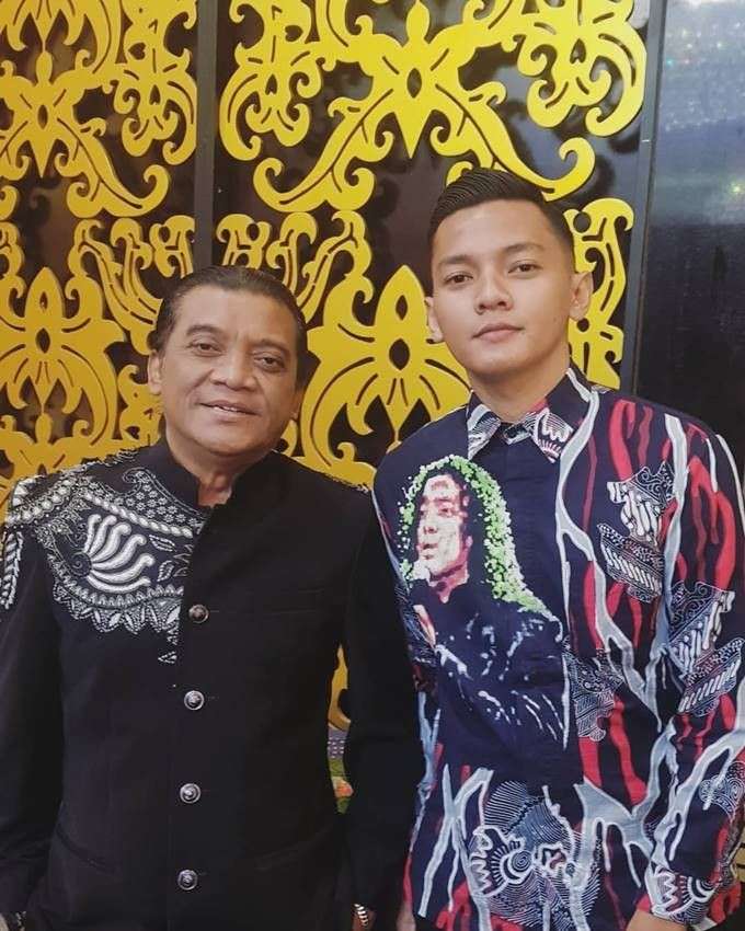 10 Potret Menawan Dory Harsa, Penabuh Gendang Didi Kempot yang Viral