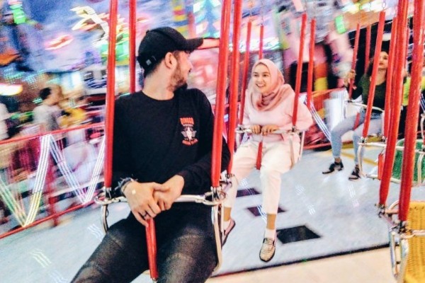 Emang Jodoh, 10 Seleb Sukses Menikah Setelah Cinta Lokasi
