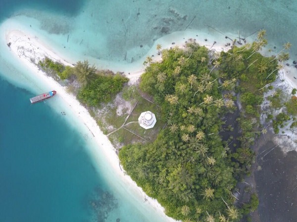 10 Pulau Paling Cantik di Indonesia untuk Rekomendasi Wisata Asyik