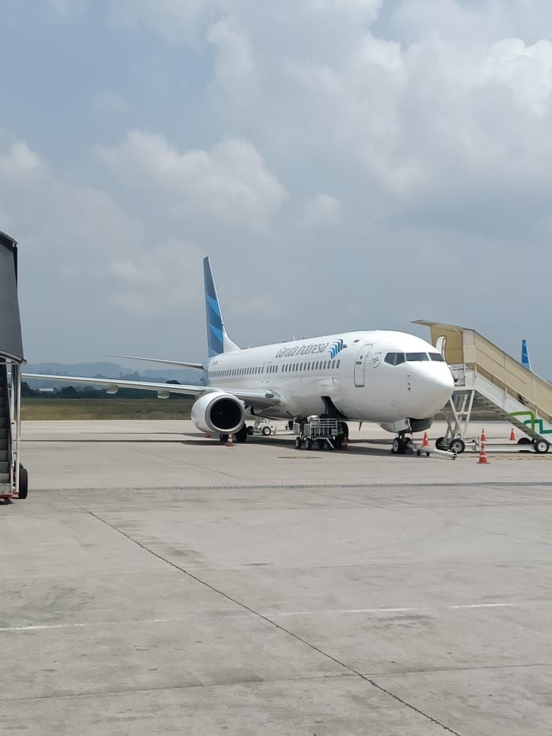 Sempat Kacau, Penerbangan di Bandara APT Pranoto Kembali Normal